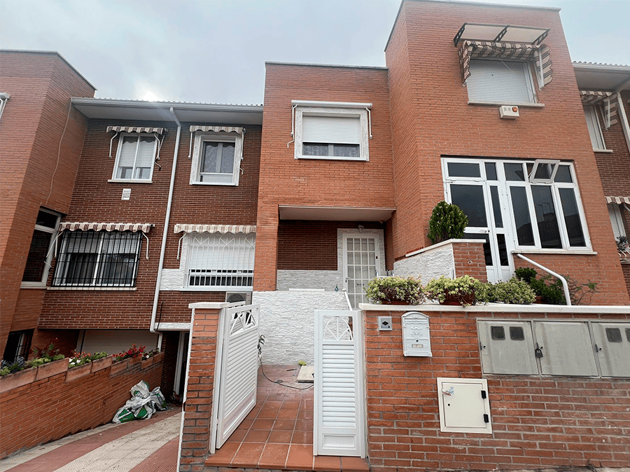 Reforma-de-entrada-y-patio-exterior-en-un-chalet-ubicado-en-Villaviciosa-de-Odon-01