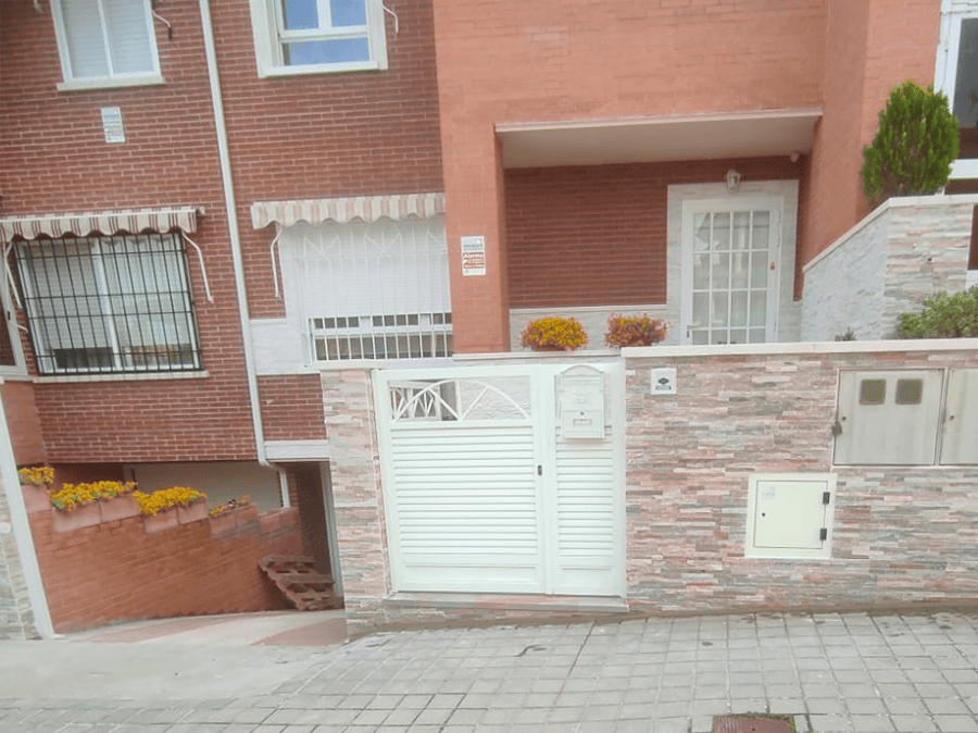 Reforma-de-entrada-y-patio-exterior-en-un-chalet-ubicado-en-Villaviciosa-de-Odon-03